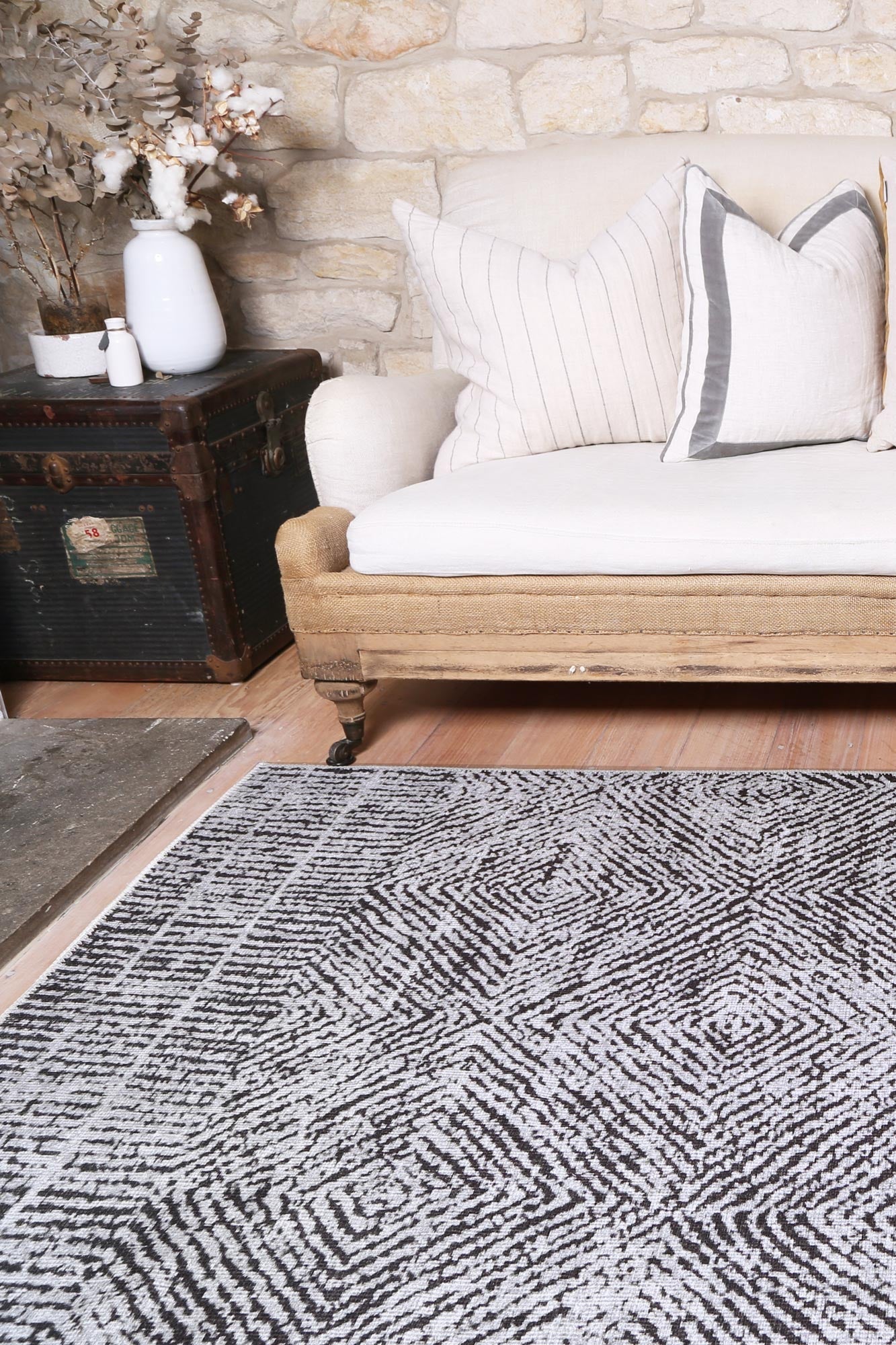 Contemporary Lauro Grey Rug - Washable Rug - Rugs a Million