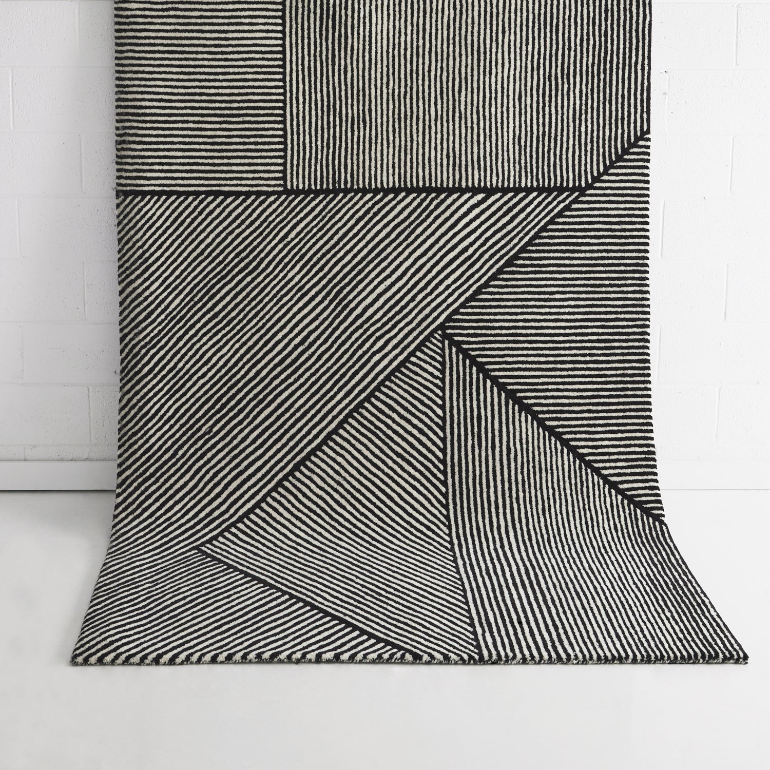 Keira Black White Wool Rug - Area Rug - Rugs a Million